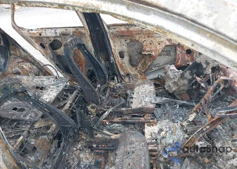 2020 Chevrolet Equinox Awd Lt 2.0L Turbo z USA, uszkodzony, nr VIN 3GNAXVEX6LS611187